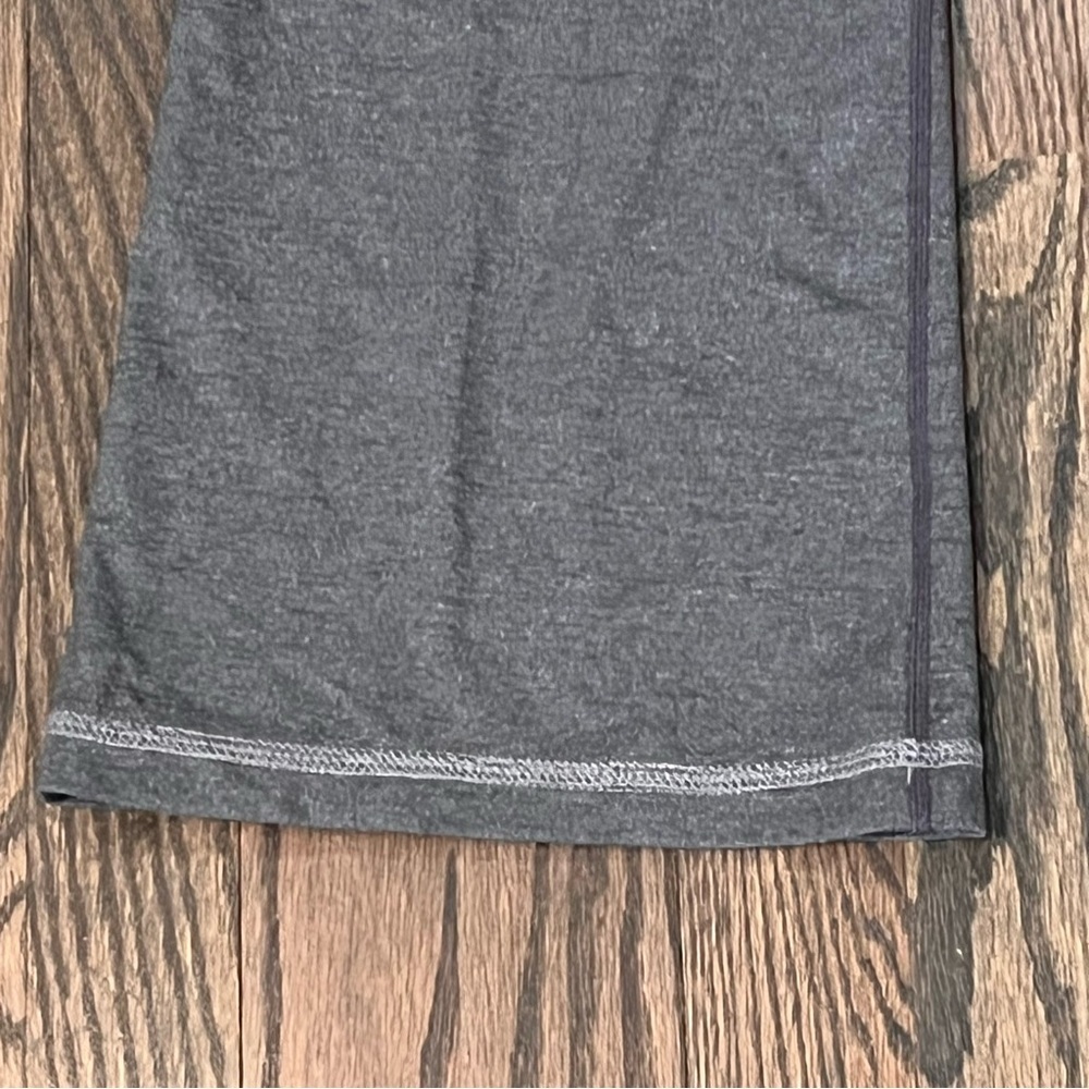 Lululemon | Gray Flare leggings Midrise women’s size 6 29” inseam yoga EUC - Picture 3 of 11